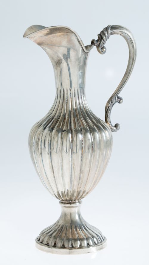 Jarra de agua de plata española ley 916, J. Pérez Fernández