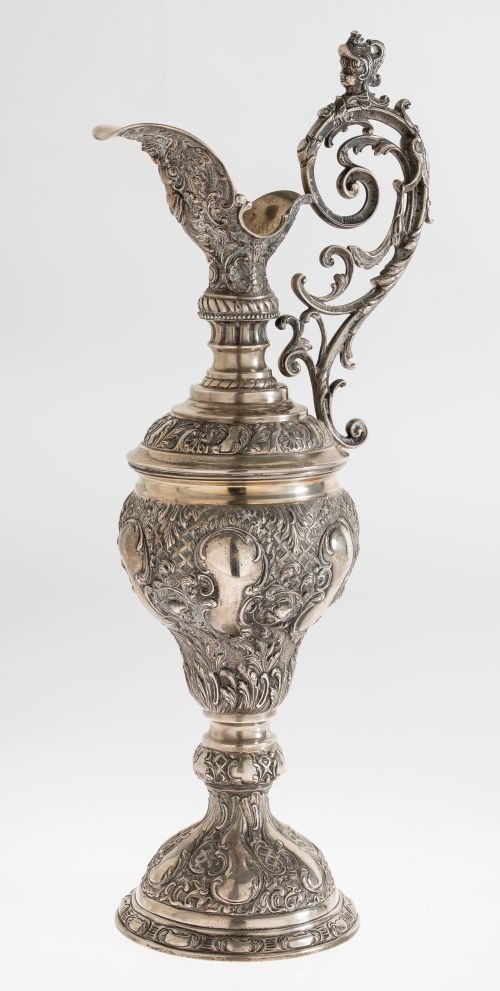 Aguamanil siguiendo modelos del S. XIX de plata española le