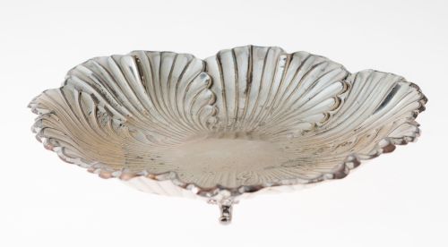 Centro de mesa en forma de hoja de plata española ley 916, 