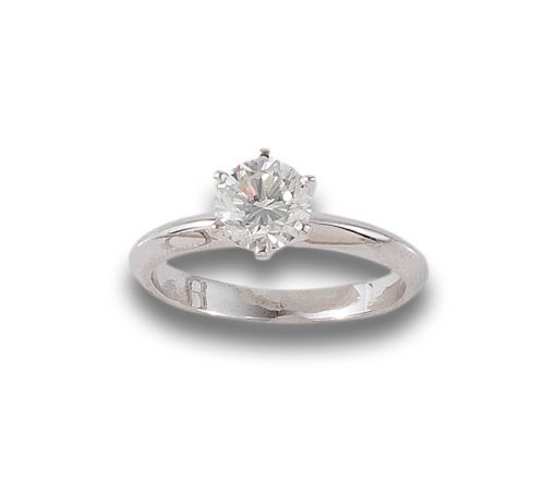 SORTIJA SOLITARIO EN ORO BLANCO CON DIAMANTE