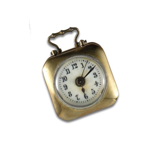 RELOJ DE VIAJE ALEMAN DE LATON DORADO