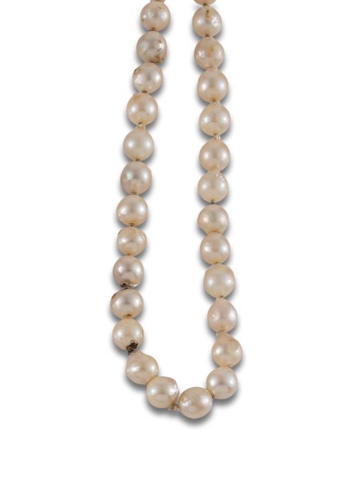 COLLAR LARGO DE PERLAS CULTIVADAS