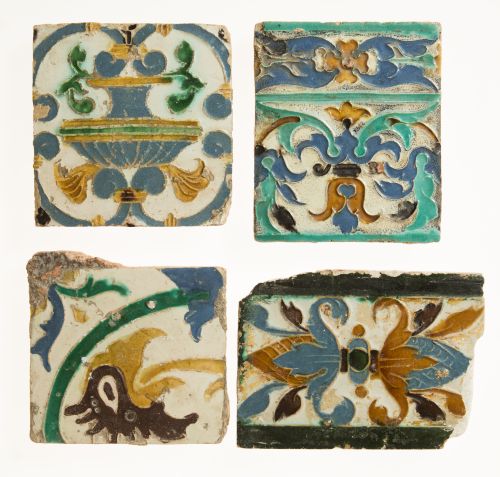  Colección de cuatro azulejos de arista, S.XVI