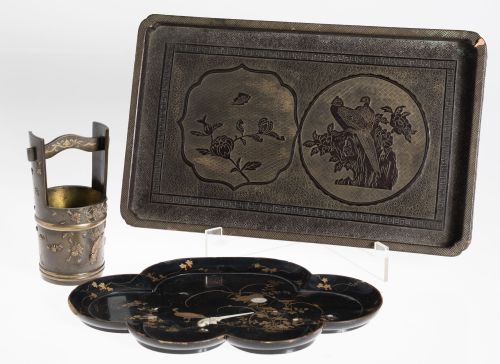 Bandeja de perfil lobulado de laca negra japonesa, c.1900