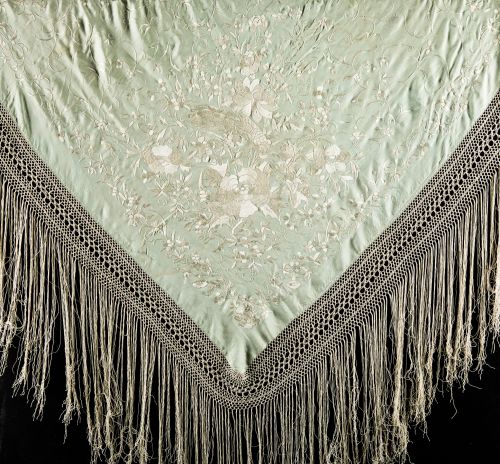 Mantón chino de los llamados de Manila, verde agua.