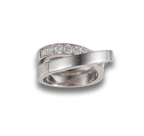 SORTIJA CARTIER DE ORO BLANCO Y DIAMANTES