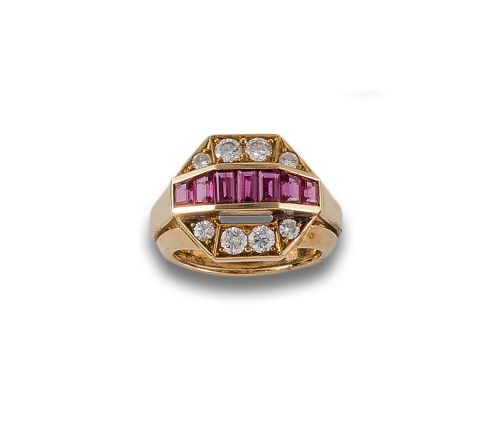 SORTIJA DE ORO, RUBÍES Y DIAMANTES.