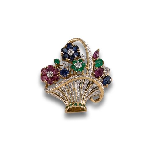 BROCHE CESTA FLORAL DE ORO, DIAMANTES, RUBÍES, ESMERALDAS Y