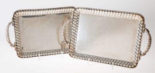 Pareja de bandejas de plata con asas, ley 916, S. XX