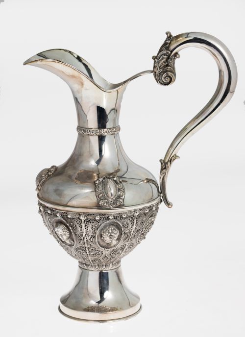 Jarra de plata española ley 916, siguiendo modelos antiguos