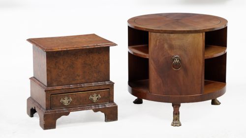 Mesa auxiliar de biblioteca de estilo regency, S. XX