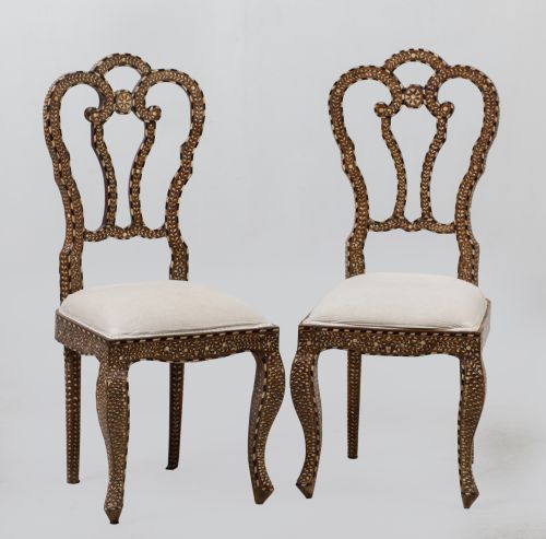 Pareja de sillas siguiendo modelos del S. XIX, India, S. XX