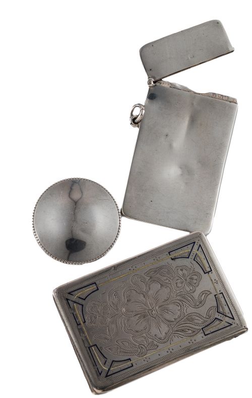 LOTE DE TRES PIEZAS DE PLATA. 