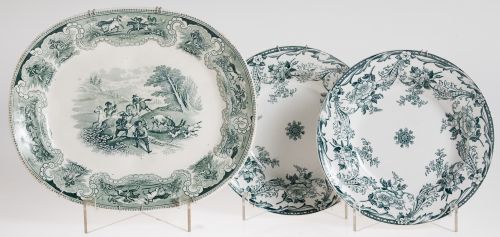 Fuente y pareja de platos de la fábrica de loza Cartagena, 