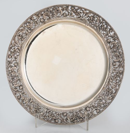 Fuente circular de plata española, ley 916, S. XX