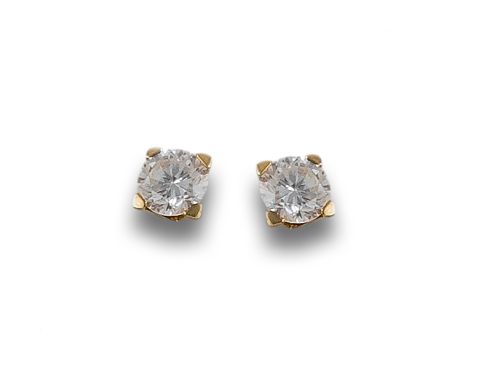 PENDIENTES DORMILONAS DE ORO Y DIAMANTES.