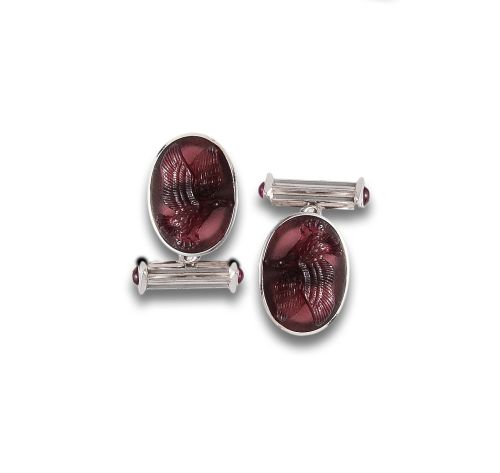 GEMELOS DE ORO BLANCO DE 18K CON CAMAFEO AMATISTA