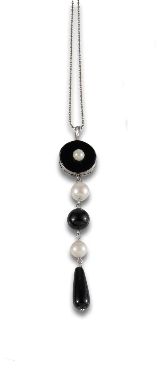 SILVER NECKLACE WITH ONYX AND CULTURED PEARLS