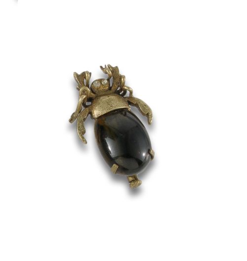 GOLD METAL SCARAB BROOCH