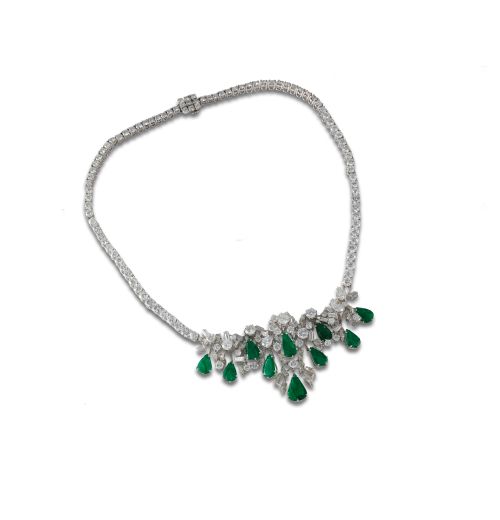 GOLD NECKLACE WITH EMERALDS AND DIAMONDS