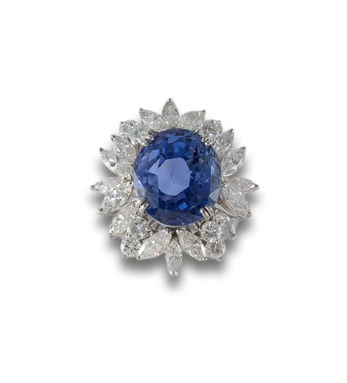 RING WITH 19.20 CT SAPPHIRE AND DIAMONDS