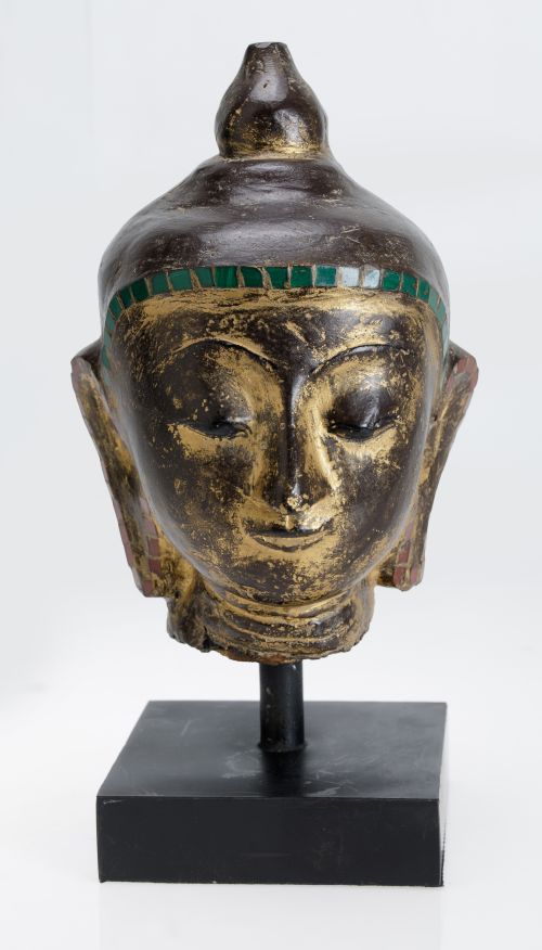 "Cabeza de Buda", escultura de origen oriental, S. XX
