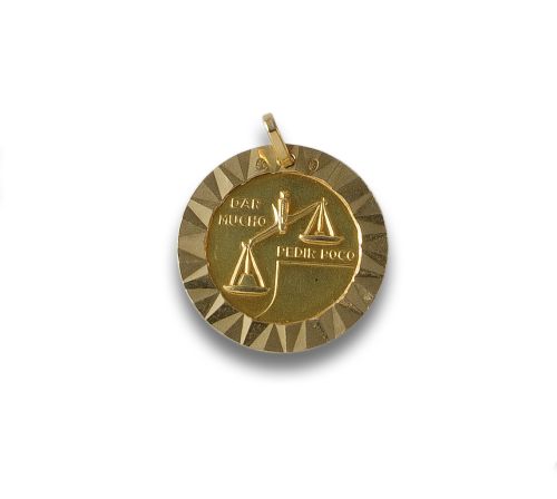 MEDALLA AMOR DE MADRE DE ORO