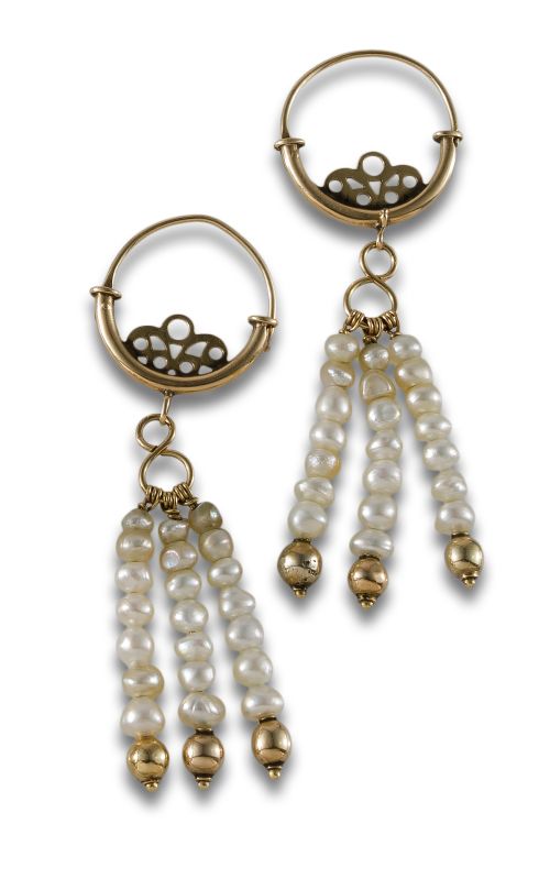 GOLD AND PEARL EARRINGS