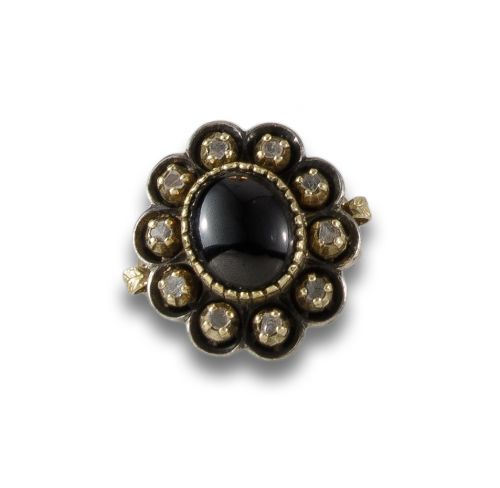ANTIQUE GOLD AND SILVER RING WITH GARNET AND DIAMONDS,