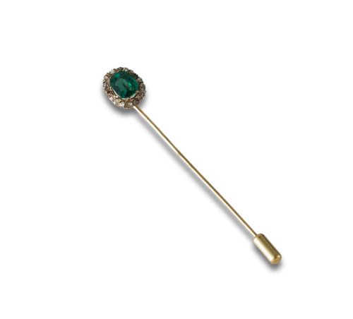 HANDKERCHIEF PIN WITH GREEN STONE