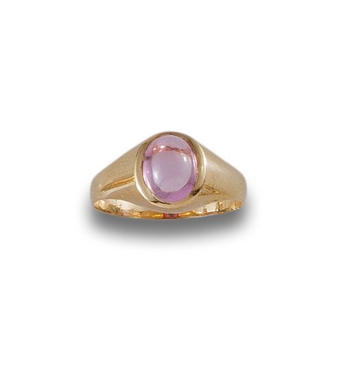 YELLOW GOLD RING WITH PINK FRENCH STONE