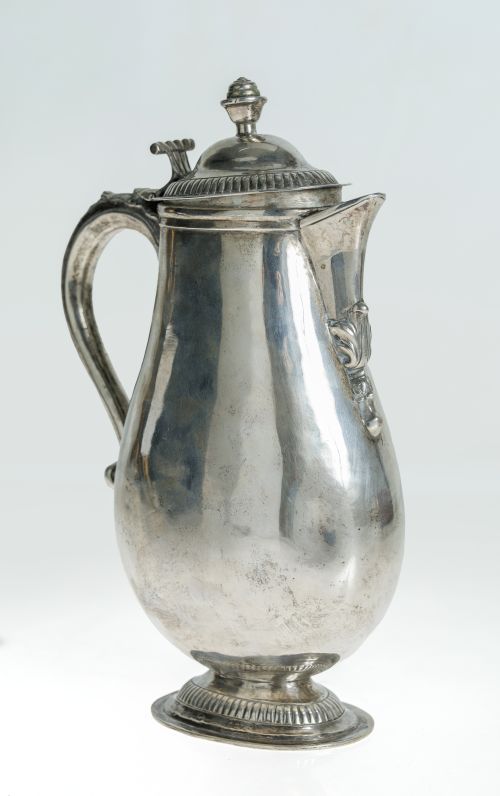Lidded jug, in silver in its natural color, 18th century