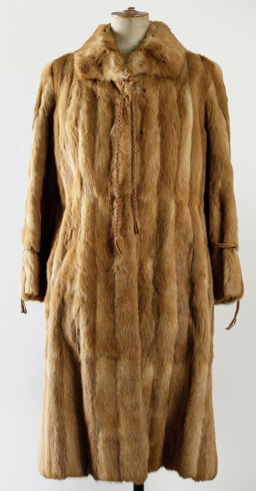 Cognac-colored vision loin coat