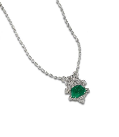 NECKLACE WITH CUT EMERALD AND DIAMONDS
