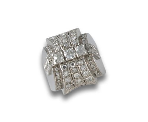 1940s GOLD AND DIAMOND RING