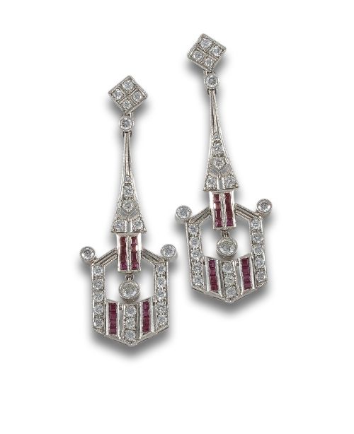 ART DECO STYLE EARRINGS IN PLATINUM, RUBIES AND DIAMONDS