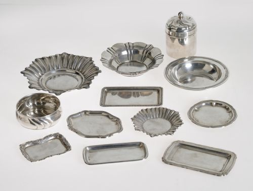 Lot consisting of twelve silver pieces