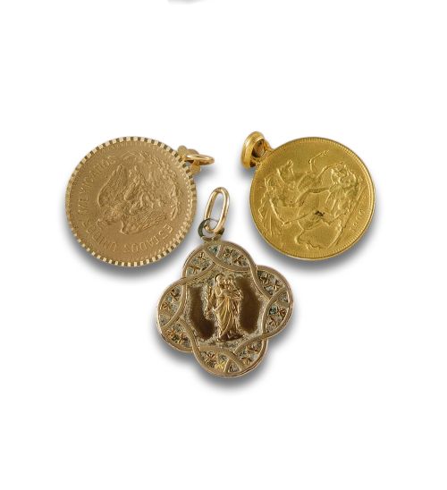 TWO COIN REPRODUCTION PENDANTS AND AN 18K MEDAL
