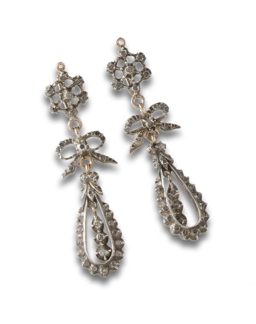 Alfonso's earrings in gold and silver with pink diamonds