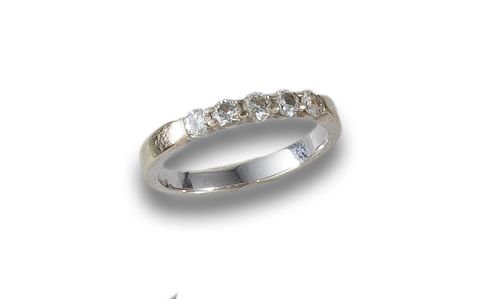WHITE GOLD AND DIAMONDS BAND RING