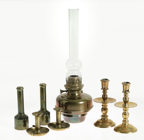 Quinqué de latón dorado, Bélgica, pps.S.XX