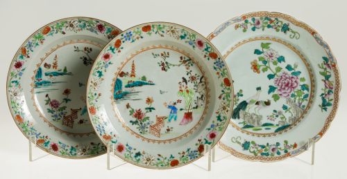 Tres platos Compañía de Indias siguiendo los modelos del si