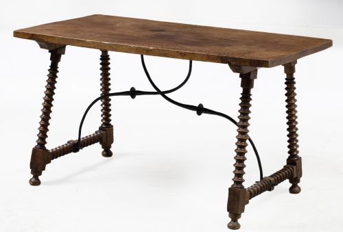 Bufete siguiendo modelos castellanos del siglo XVII