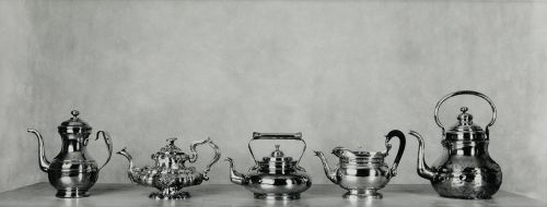 YVETTE BOULET VYNCKE, “Cafeteras y teteras”, 2000, Dos foto