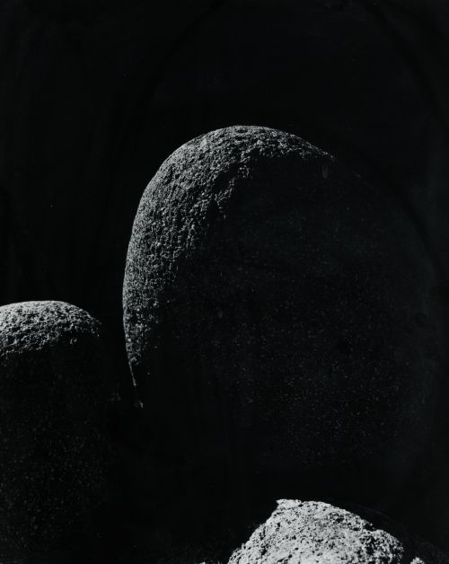  ESCUELA ESPAÑOLA, “Piedras grises”, Fotografía