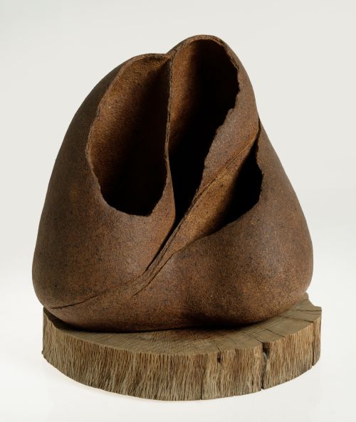 INÉS GAMIR, "Sin título", 1981, Escultura de cerámica sobre