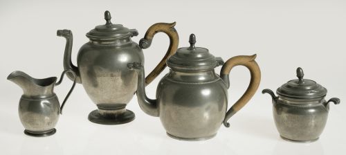 Juego de café y té de peltre, manufactura Robert Pompe, Bru