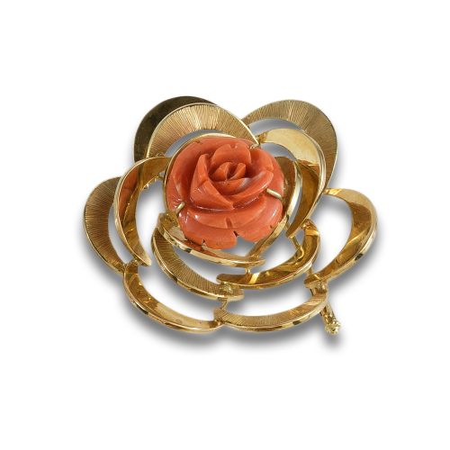 BROCHE FLOR DE ORO Y CORAL