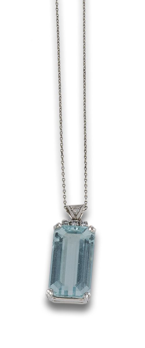 COLGANTE DE ORO BLANCO CON AGUAMARINA Y DIAMANTES