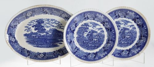 Dos fuentes circulares y una ovalada de loza inglesa, S. XX